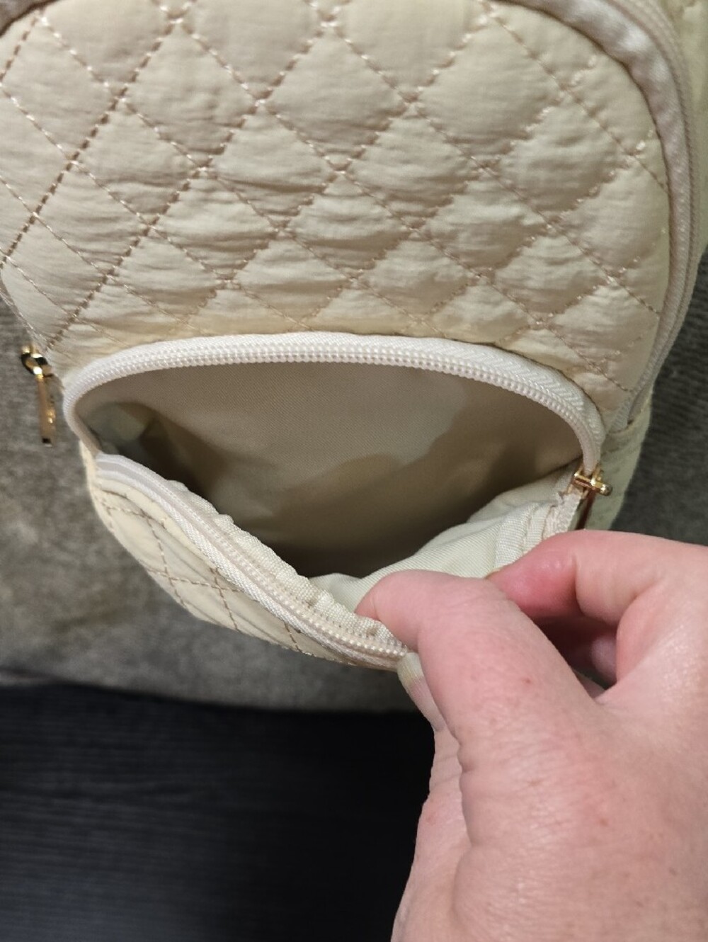 Universal Thread Quilted Cream Crossbody Sling Bag - Picture 6 of 7